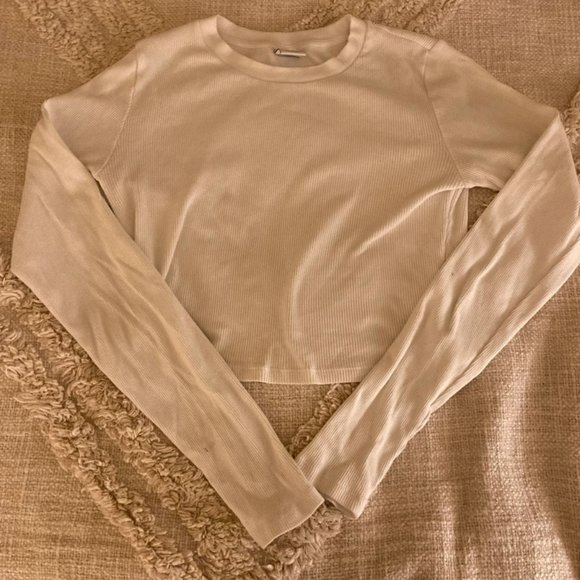Aritzia long sleevee - Picture 2 of 4